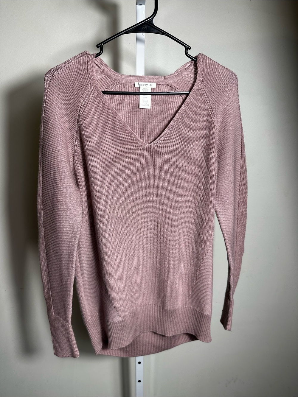 B18. Matty M VNeck Sweater in mauve- oversized fit